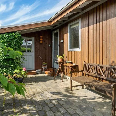 Semesterbostad Amazing In Fåborg